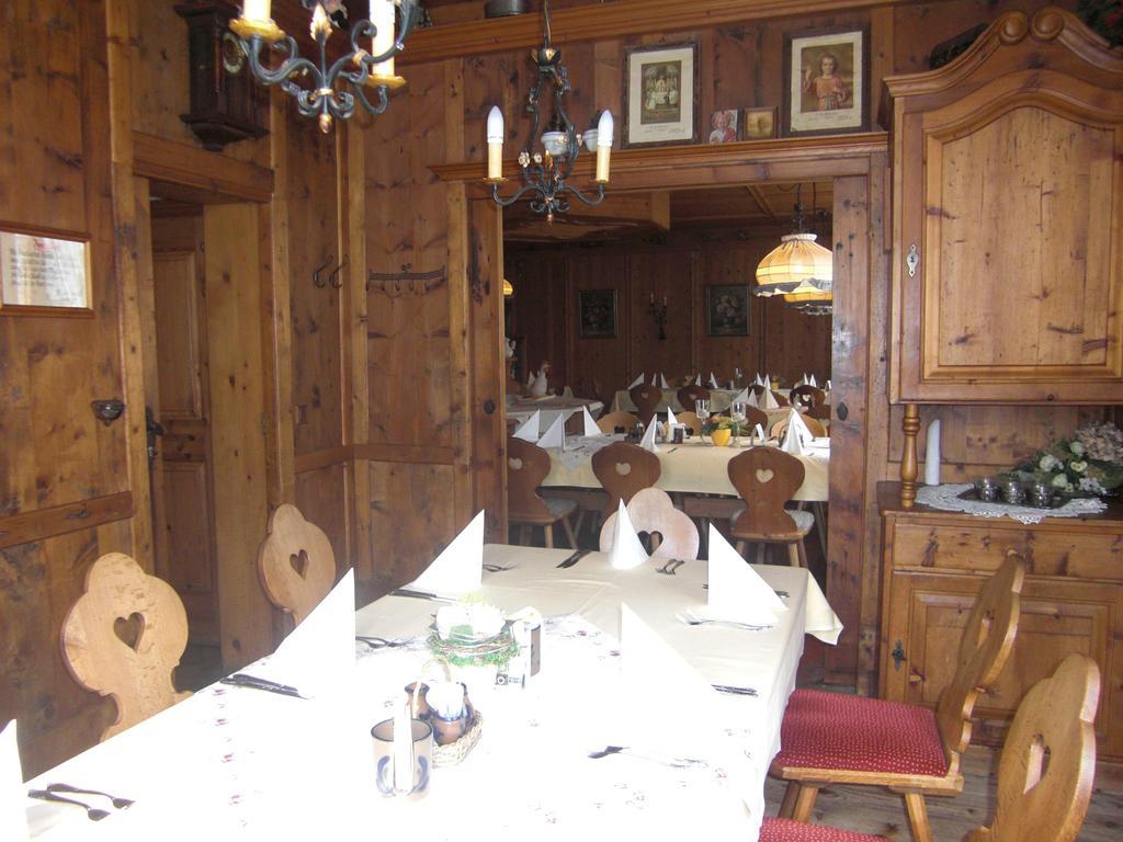 Hotel Restaurant Eifelstube Weibern Extérieur photo