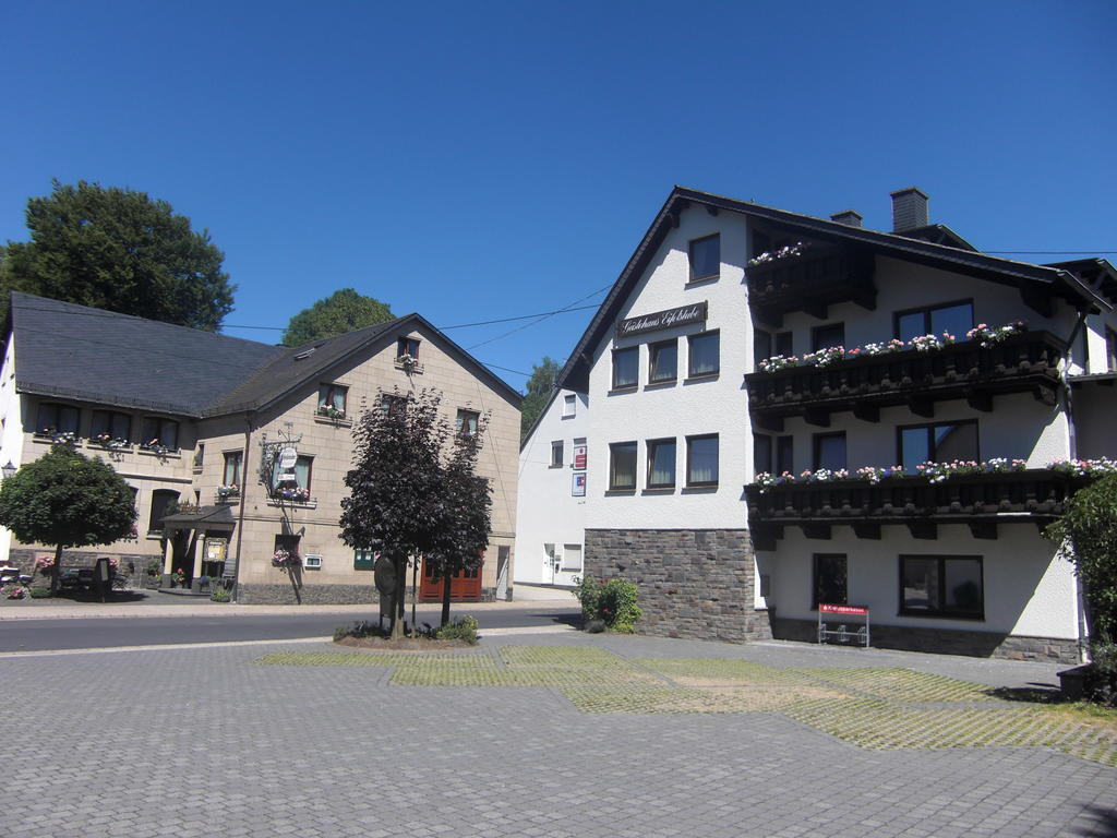 Hotel Restaurant Eifelstube Weibern Extérieur photo