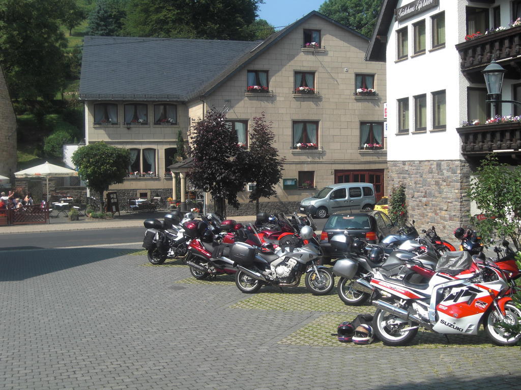 Hotel Restaurant Eifelstube Weibern Extérieur photo