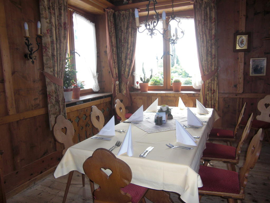 Hotel Restaurant Eifelstube Weibern Extérieur photo