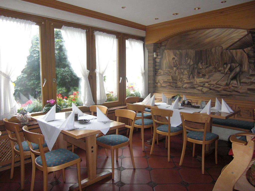 Hotel Restaurant Eifelstube Weibern Extérieur photo